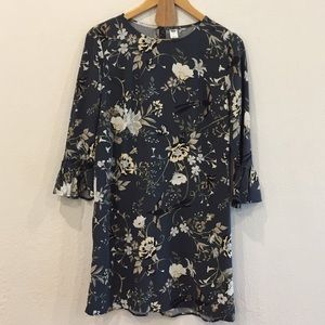 Old Navy Gray/Floral Bell Sleeve Shift Dress SZ M